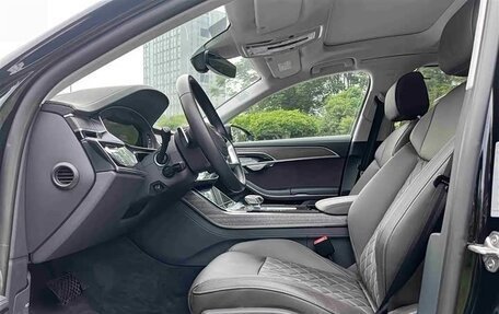 Audi A8, 2023 год, 13 980 000 рублей, 20 фотография