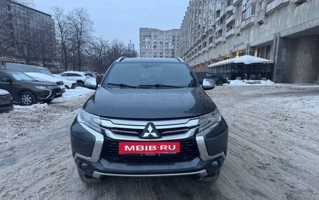 Mitsubishi Pajero Sport III рестайлинг, 2019 год, 2 640 000 рублей, 3 фотография