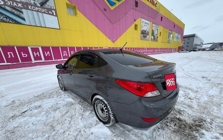 Hyundai Solaris II рестайлинг, 2011 год, 750 000 рублей, 16 фотография