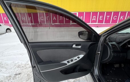 Hyundai Solaris II рестайлинг, 2011 год, 750 000 рублей, 18 фотография