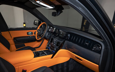 Rolls-Royce Cullinan, 2025 год, 69 500 000 рублей, 25 фотография