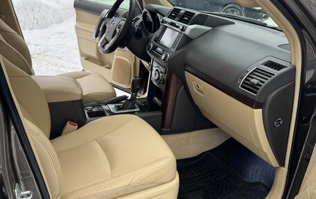 Toyota Land Cruiser Prado 150 рестайлинг 2, 2015 год, 2 900 000 рублей, 8 фотография