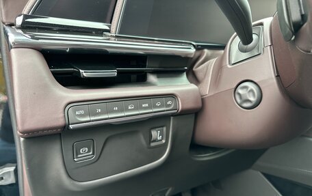 Cadillac Escalade V, 2022 год, 12 000 000 рублей, 12 фотография