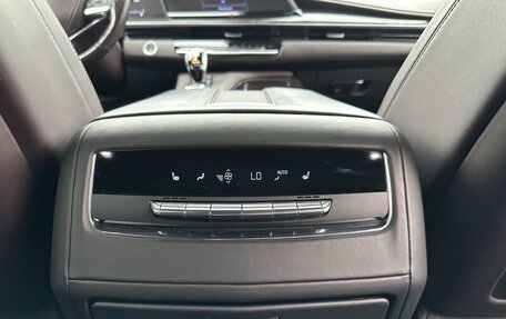 Cadillac Escalade V, 2022 год, 12 000 000 рублей, 18 фотография