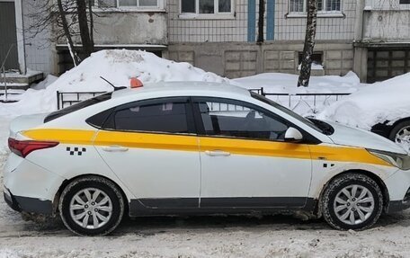 Hyundai Solaris II рестайлинг, 2018 год, 690 000 рублей, 3 фотография