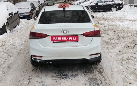 Hyundai Solaris II рестайлинг, 2018 год, 690 000 рублей, 2 фотография