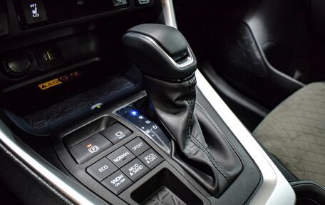 Toyota RAV4, 2025 год, 4 350 000 рублей, 12 фотография