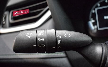 Toyota RAV4, 2025 год, 4 350 000 рублей, 13 фотография