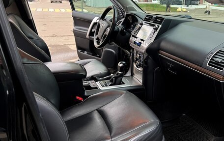 Toyota Land Cruiser Prado 150 рестайлинг 2, 2018 год, 5 680 000 рублей, 17 фотография