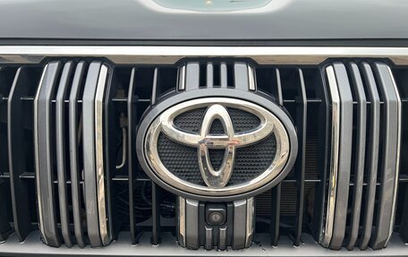 Toyota Land Cruiser Prado 150 рестайлинг 2, 2018 год, 5 680 000 рублей, 18 фотография