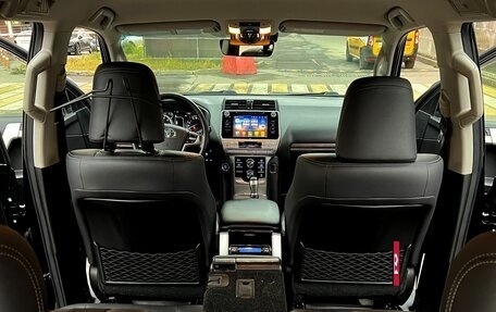 Toyota Land Cruiser Prado 150 рестайлинг 2, 2018 год, 5 680 000 рублей, 21 фотография