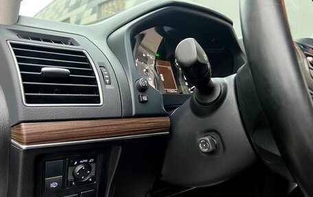 Toyota Land Cruiser Prado 150 рестайлинг 2, 2018 год, 5 680 000 рублей, 29 фотография