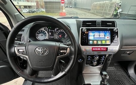 Toyota Land Cruiser Prado 150 рестайлинг 2, 2018 год, 5 680 000 рублей, 30 фотография