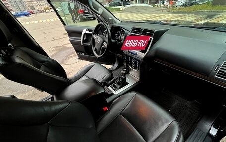 Toyota Land Cruiser Prado 150 рестайлинг 2, 2018 год, 5 680 000 рублей, 25 фотография