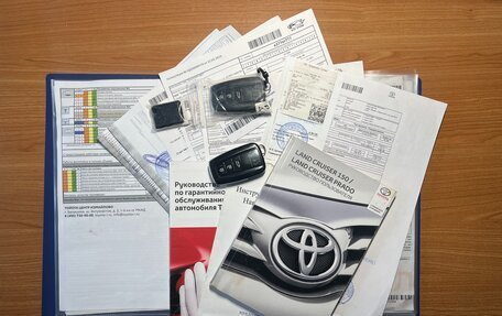 Toyota Land Cruiser Prado 150 рестайлинг 2, 2018 год, 5 680 000 рублей, 39 фотография