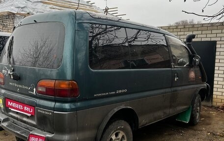 Mitsubishi Delica IV, 1994 год, 660 000 рублей, 3 фотография