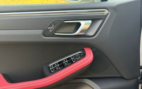 Porsche Macan I рестайлинг, 2025 год, 11 000 000 рублей, 3 фотография