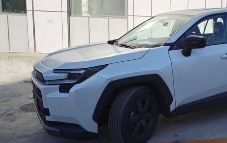 Toyota RAV4, 2025 год, 3 700 000 рублей, 2 фотография