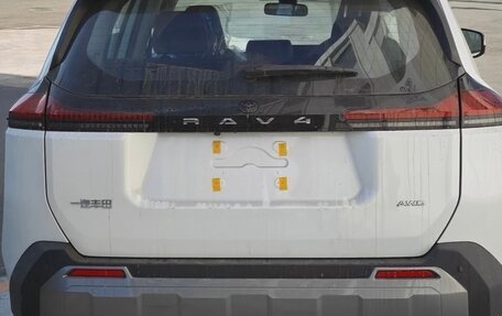 Toyota RAV4, 2025 год, 3 700 000 рублей, 8 фотография