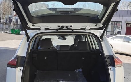 Toyota RAV4, 2025 год, 3 700 000 рублей, 6 фотография