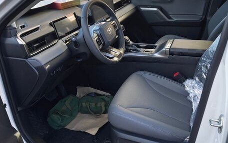 Toyota RAV4, 2025 год, 3 700 000 рублей, 7 фотография