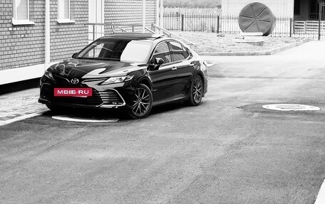 Toyota Camry, 2023 год, 3 600 000 рублей, 9 фотография