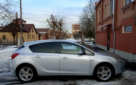 Opel Astra J, 2010 год, 550 000 рублей, 3 фотография