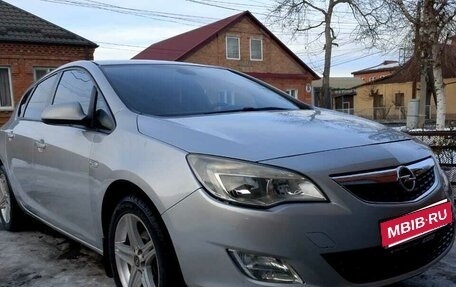 Opel Astra J, 2010 год, 550 000 рублей, 2 фотография