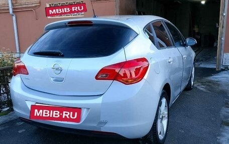 Opel Astra J, 2010 год, 550 000 рублей, 4 фотография