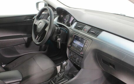 Skoda Rapid I, 2017 год, 989 000 рублей, 6 фотография