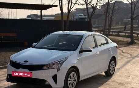 KIA Rio IV, 2020 год, 1 050 000 рублей, 2 фотография