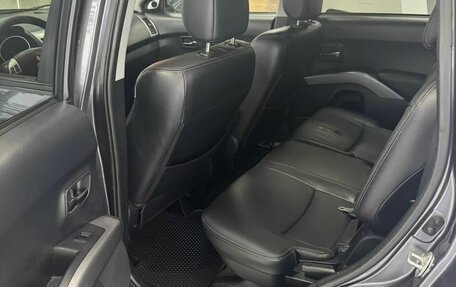 Mitsubishi Outlander III рестайлинг 3, 2007 год, 700 000 рублей, 13 фотография