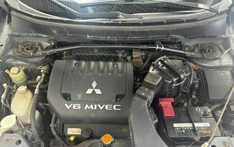 Mitsubishi Outlander III рестайлинг 3, 2007 год, 700 000 рублей, 15 фотография