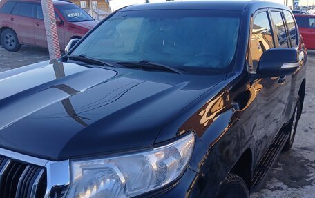 Toyota Land Cruiser Prado 150 рестайлинг 2, 2021 год, 5 000 000 рублей, 6 фотография