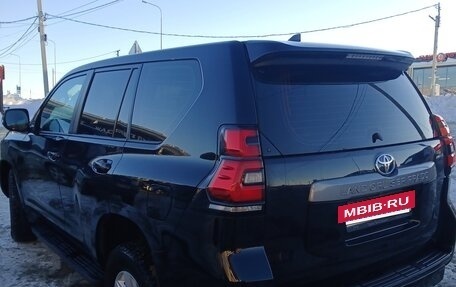 Toyota Land Cruiser Prado 150 рестайлинг 2, 2021 год, 5 000 000 рублей, 12 фотография