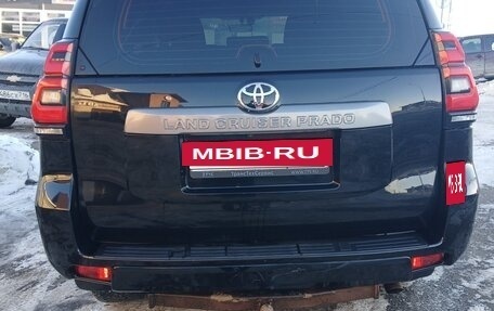 Toyota Land Cruiser Prado 150 рестайлинг 2, 2021 год, 5 000 000 рублей, 11 фотография