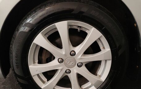 Hyundai Solaris II рестайлинг, 2013 год, 680 000 рублей, 16 фотография