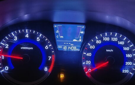 Hyundai Solaris II рестайлинг, 2013 год, 680 000 рублей, 8 фотография