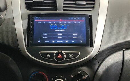 Hyundai Solaris II рестайлинг, 2013 год, 680 000 рублей, 10 фотография