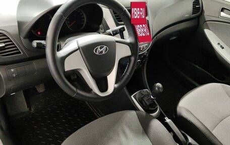 Hyundai Solaris II рестайлинг, 2013 год, 680 000 рублей, 11 фотография