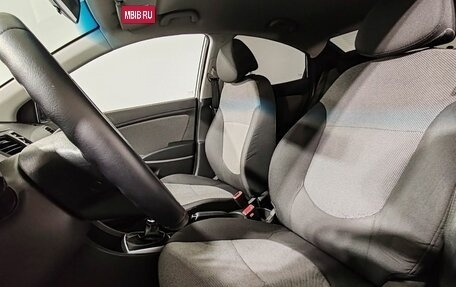 Hyundai Solaris II рестайлинг, 2013 год, 680 000 рублей, 12 фотография