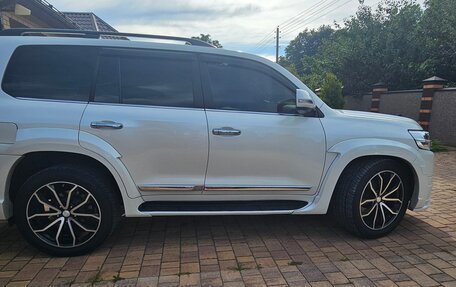 Toyota Land Cruiser 200, 2018 год, 6 900 000 рублей, 7 фотография