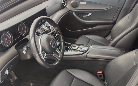 Mercedes-Benz E-Класс, 2020 год, 2 300 000 рублей, 5 фотография