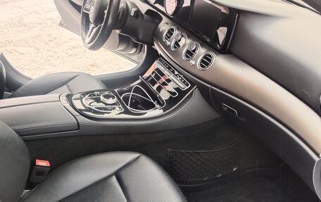 Mercedes-Benz E-Класс, 2020 год, 2 300 000 рублей, 8 фотография