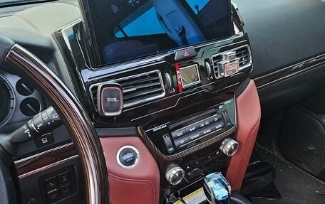 Toyota Land Cruiser 200, 2018 год, 6 900 000 рублей, 16 фотография