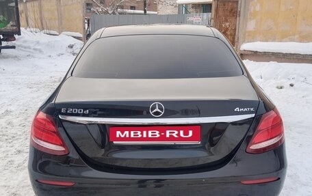 Mercedes-Benz E-Класс, 2020 год, 2 300 000 рублей, 2 фотография