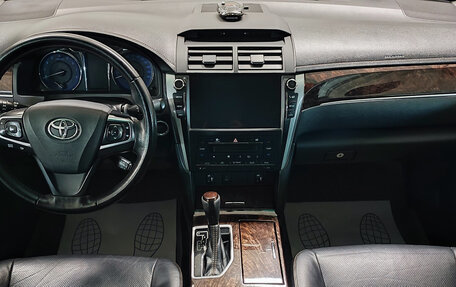 Toyota Camry, 2017 год, 2 255 000 рублей, 10 фотография