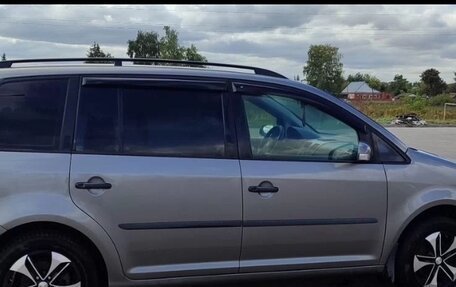 Volkswagen Touran III, 2008 год, 615 000 рублей, 3 фотография