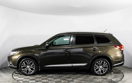 Mitsubishi Outlander III рестайлинг 3, 2015 год, 1 425 000 рублей, 8 фотография