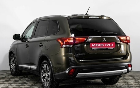 Mitsubishi Outlander III рестайлинг 3, 2015 год, 1 425 000 рублей, 7 фотография